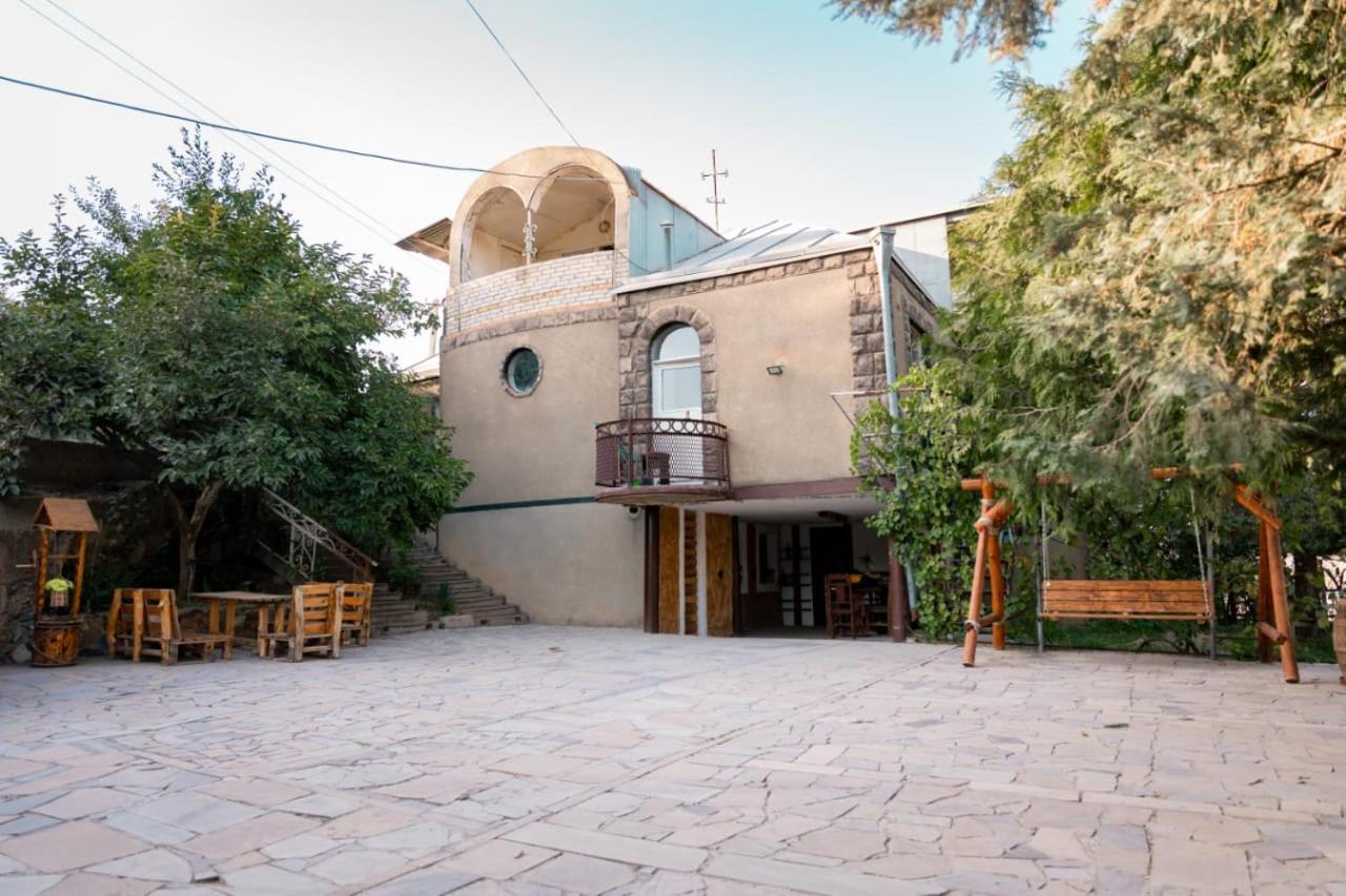 Elegaya Guest House Idschewan Exterior foto