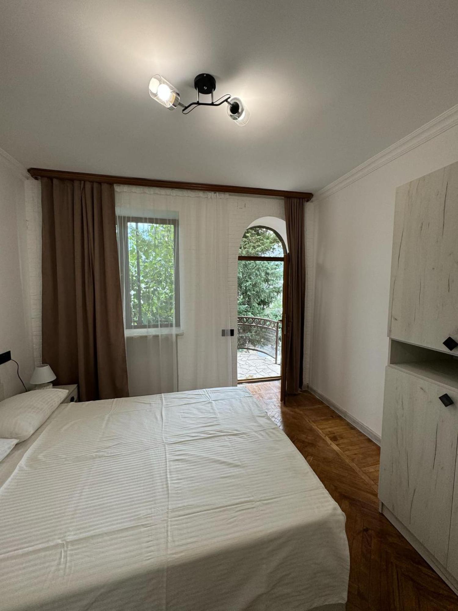 Elegaya Guest House Idschewan Exterior foto